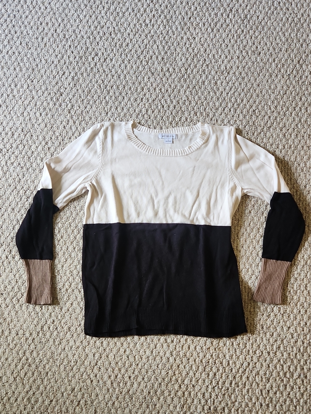 Liz Claiborne Colorblock Crewneck Sweater in Cream, Black & Tan